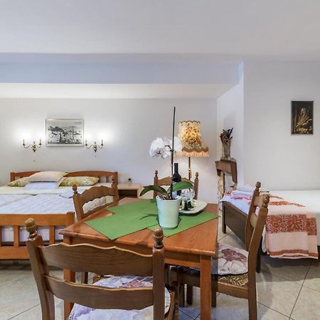 Awesome Studio In Pula With Wifi Exteriér fotografie