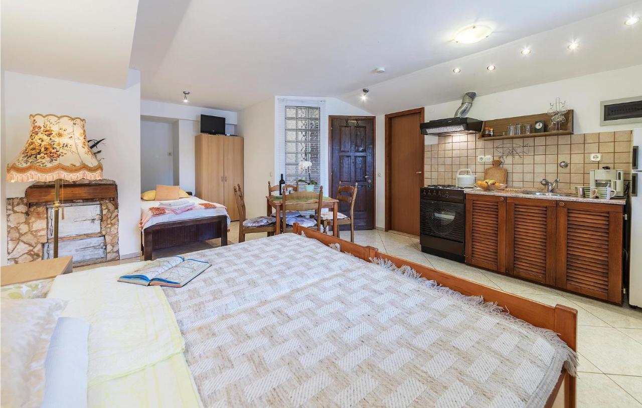Awesome Studio In Pula With Wifi Exteriér fotografie